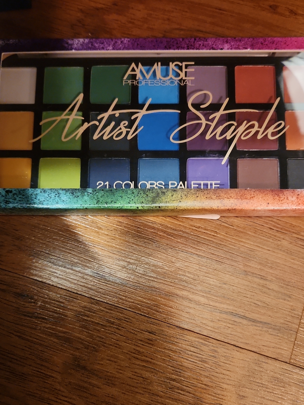 Muse Professional 21-Color Eyeshadow Palette - Pink and Peach Exterior